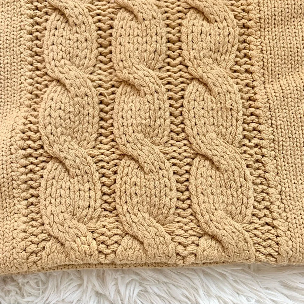 Pottery Barn Chunky Cable Knit 20” Pillow Cover